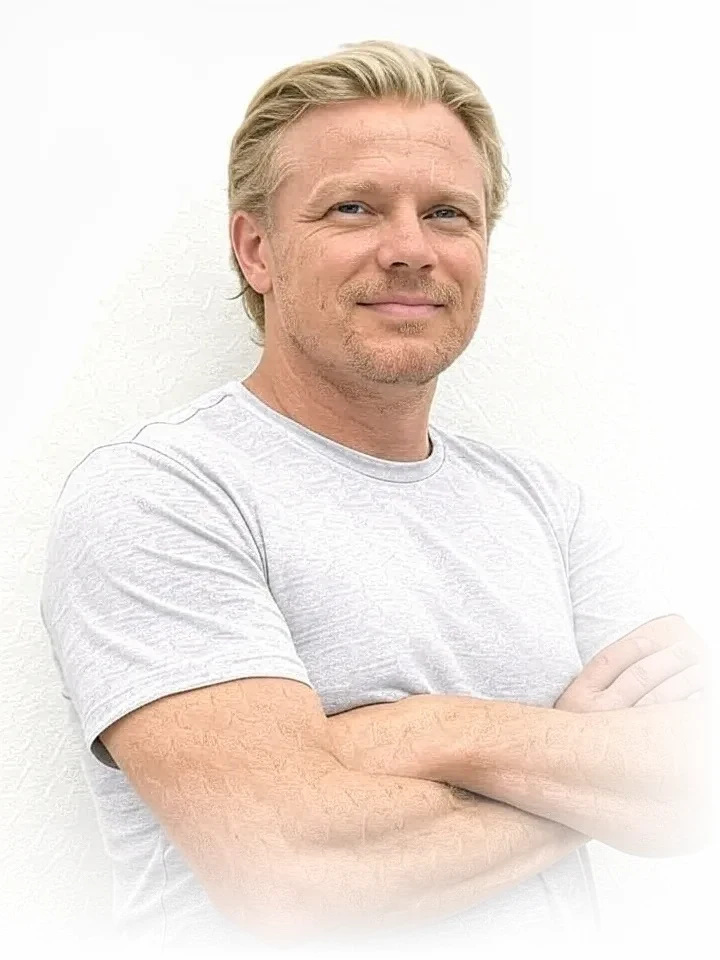 fade out effect: https://www.tuxpi.com/photo effects/fade image